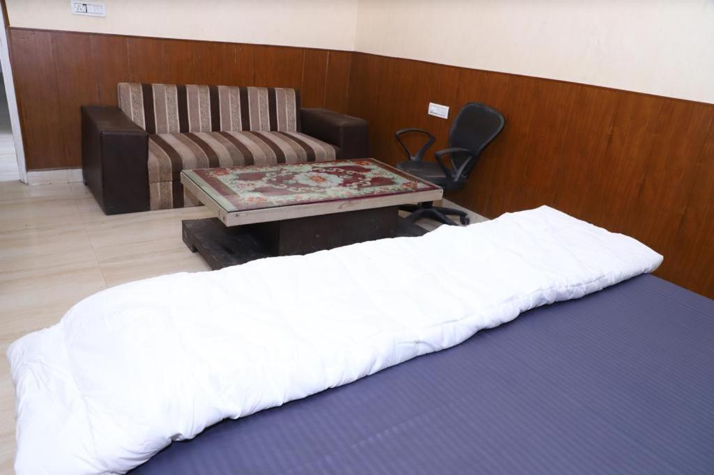 Hotel Aashirvad Faridabad Exterior photo